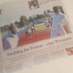 Hauptseite Sport in der Samstagszeitung: die Hildesheimer Fechter in der HAZ